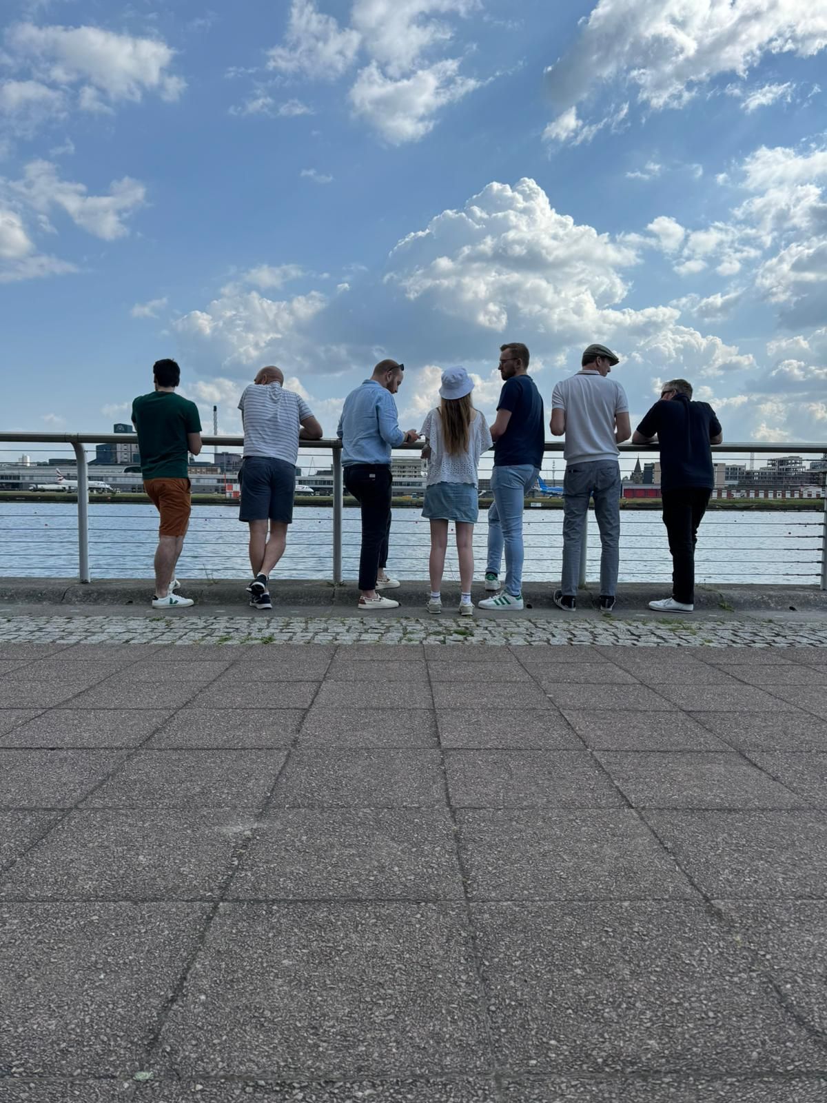 Globe rowing crew